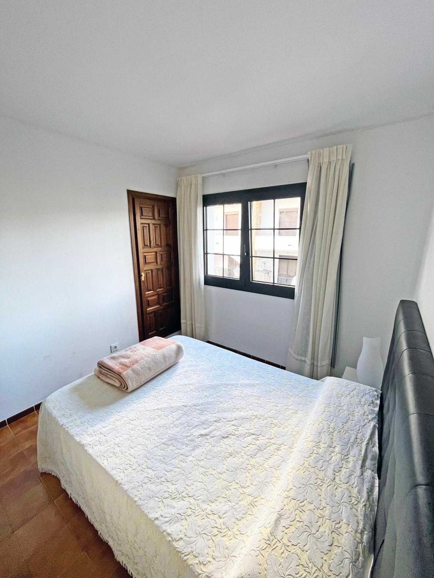 Apartamento En La Escala Con Piscina Y Parking L'Escala Exterior photo